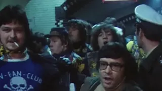 Doku aus den 80er Jahren Fussballfans Hooligans Gewalt