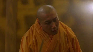 The monk made a big trouble at the funeral of others