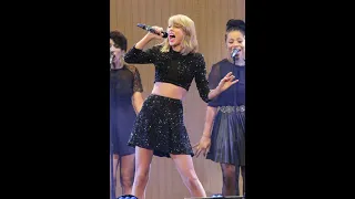 Taylor Swift Crashes Fans' Engagement Party & Gives Surprise Performance Of 'King Of My Heart'
