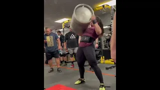 Hunter Henderson First Strongwoman Competition and Smashed it- Women Who Lift