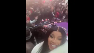 cardib kissing offset in public