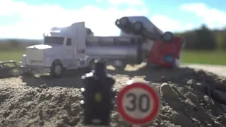 Cars Truck Police Chase - Dynamic Diorama - Crash Compilation Slow Motion 1000 fps #105