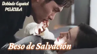 Película doblada al español El presidente la despertó con el poder del amor😍Beso de redención