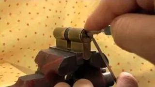 Lock Picking - minikurz otvírání zámků bez klíče.