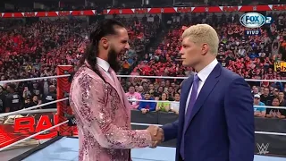 Seth Rollins le da la bienvenida a Cody Rhodes - WWE Raw Español Latino: 04/04/2022