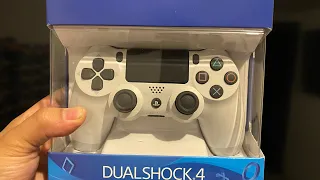 Así es el unboxing de un control original para Playstation 4 edición blanco.