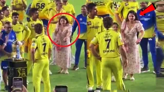 Watch Angry Sakshi Calls MS Dhoni And Dhoni Hugs Sakshi And Ziva After CSK Wins 5th IPL Title