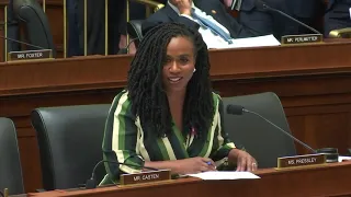 Rep. Pressley Debates Her Climate Justice Amendment to Ex-Im Bank Reauthorization