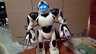 WowWee Robotics: Robosapien V2 (Foreign 2nd gen French Version)