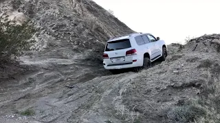 Lexus LX570 off-road - climbing with Crawl Control 4x4 low engaged set at high travel level