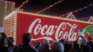 Американская новогодняя реклама «Coca-Cola» 2023-2024