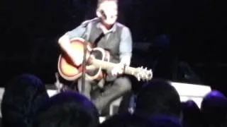 Bruce Springsteen  sings Blinded By The Light