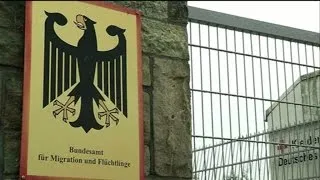Nynazister härjar i flyktingkrisens Tyskland - Nyheterna (TV4)