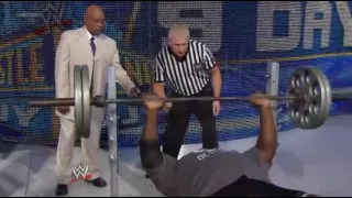 Mark Henry vs Ryback   Bench Press