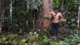 Berburu & camping😲saat pencarian buah durian hutan tua khas sumatera di musim hujan⛺