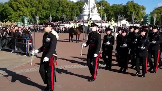 Buckingham Palace!!(Changing of the Guard)#youtubevideo #buckinghampalace #shortvideo #england #uk