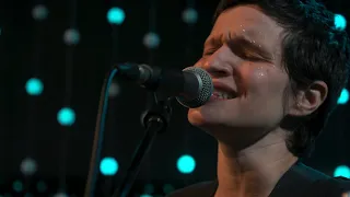 Big Thief - The Toy (Live on KEXP)