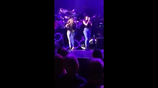 Anastacia - Left Outside Alone + Caught In The Middle Live in Milan [Evolution Tour 2018]