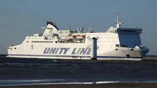 Prom Skania (Unity Line) wpływa do portu w Świnoujściu