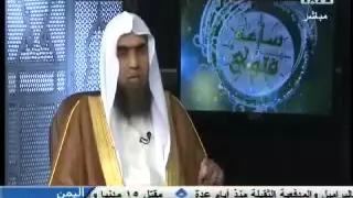 ما حكم صلاة الجماعة لمن أكل ثوم أو بصل أو به رائحة كريهة ؟ | الشيخ خالد الفليج