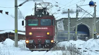 🚊☃ Trenul IR1653 București Nord-Vatra Dornei Băi Train in Zăpadă/Snow in Mestecăniș 28 December 2021