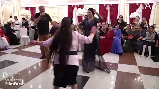 Young gypsies dancing.3.Цыганская молодёжь-3.