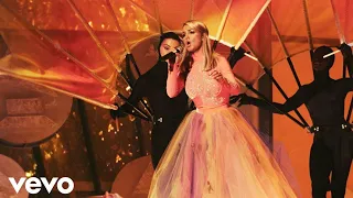 Britney Spears - From The Bottom Of My Broken Heart / ...Baby One More Time (Grammy Awards 2000)