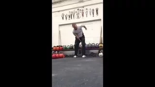 Snatch 32kg 5 mins 100 reps