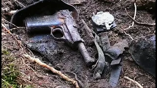 CACHE OF GERMAN WEAPONS Walther P38  , Parabellum P08, Gewehr 43... / WW2 METAL DETECTING
