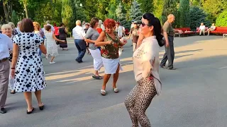 Цыганочка Аза Танцы в парке Горького Харьков Август 2021