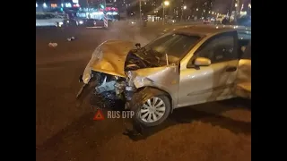 Момент ДТП с пострадавшей в Санкт-Петербурге возле станции метро Беговая