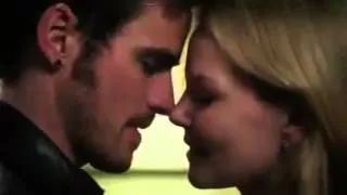 4x12 Hook & Emma Kiss