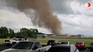 Tornado damages homes in Indiana neighborhood