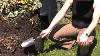 Composting Part 2 - Garden Organic's Video Guide: How to make compost