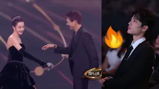 Xiao Zhan reaction over Dilraba 💞 Li Xian being together at Weibo Night Awards 2021.