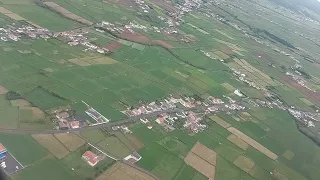 Levantar voo nas Lages, da ilha Terceira, Açores.