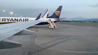 Ryanair Boeing 737-800 Take off from Milan Bergamo (FR8844)