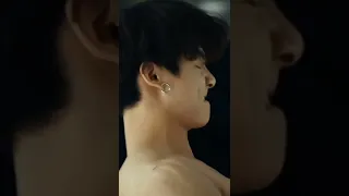 He is doing pushups without shirt 🥵 #bts #trending #jungkook #subscribe