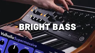 Bright bass sound with Moog Subsequent 25 (no talking)