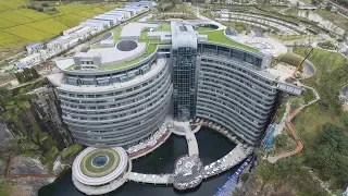 This place is the pits: China opens luxury hotel in quarry