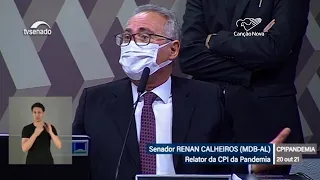 Renan Calheiros faz a leitura do relatório final da CPI da Covid