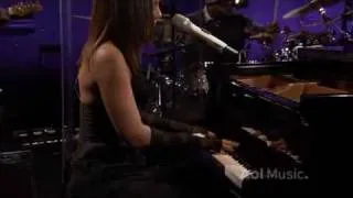 Alicia Keys - "Empire State Of Mind" (Part II)  LIVE @ AOL Music Sessions.