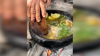 Caldo de gallina criolla Nievita Zambrano