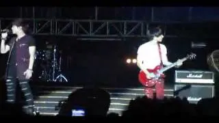 20110715 FT Island - Love Love Love at Korean Music Wave Singapore (Fancam)