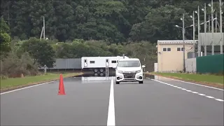 オデッセイ：車線はみ出し抑制試験