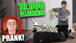 10.000 FLUMMIS in Flo's Koffer PRANK !! 😂 (Er KÜNDIGT mir die Freundschaft...) II RayFox