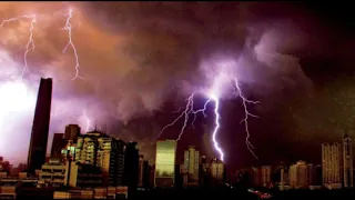 China in chaos! Storm like hurricane with ice stones strikes Nanchang city