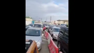 Огромные автомобильные пробки выстроились в Сочи на границе с Абхазией