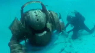 15 Bizarre Underwater Discoveries By Deep Sea Divers