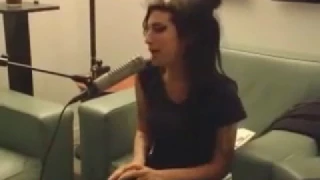 Amy Winehouse - Valerie (acoustic) LEGENDADO